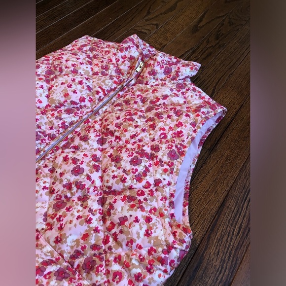 J. Crew Women’s M Pink/Purple Floral Full-Zip Puffer Vest w/Pockets - EUC! - Picture 4 of 12